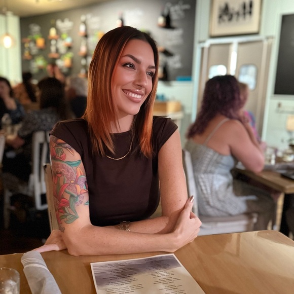 Posher Emmy - Picture 1 of 3